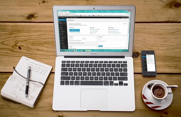 Bien référencer son site web : 2 manières de créer son site web