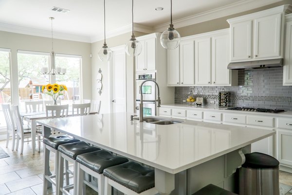 Quels sont les meilleurs accessoires pour une cuisine orientale moderne ?